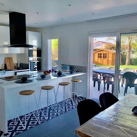 Nyaraló Elegante Maison De 6 Personnes *